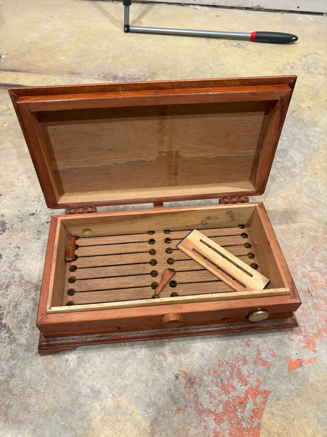 Wooden Cigar Box image indicator(2)