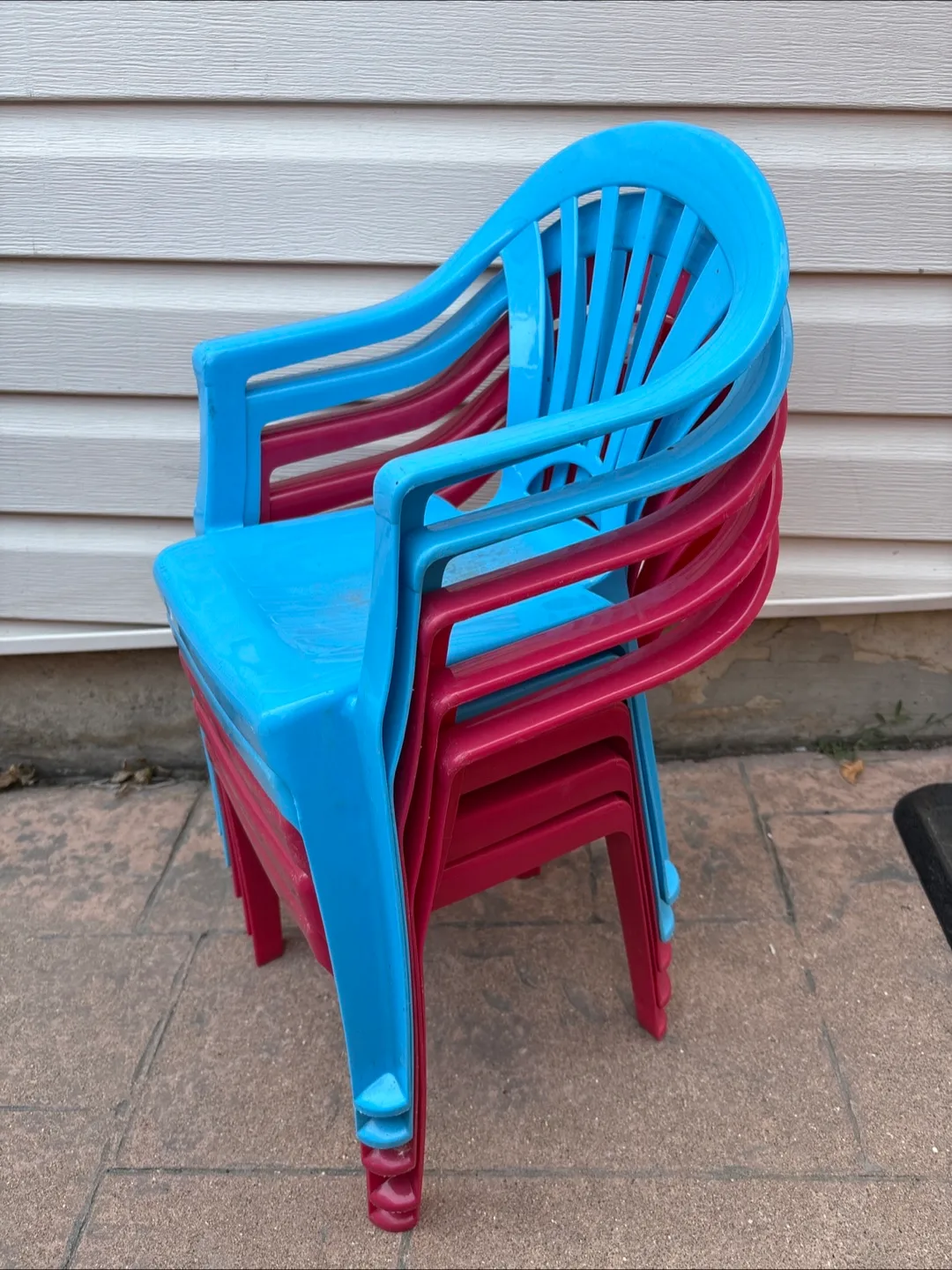 Kids Plastic Chairs - Blue and Red 🧡 thumbnail