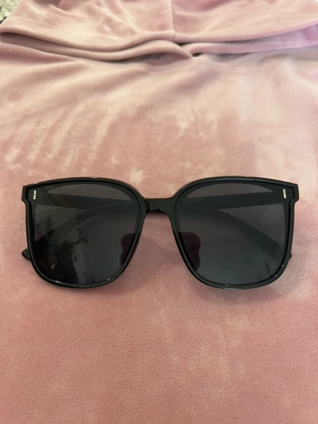 Black Sunglasses thumbnail