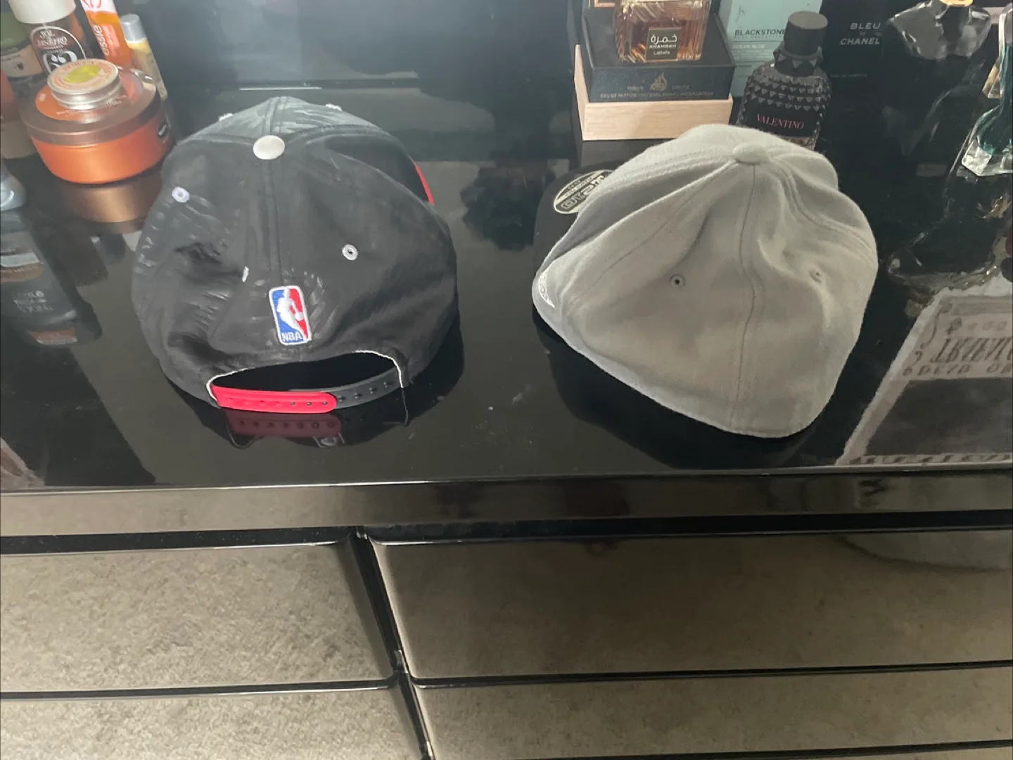 2 caps image indicator(3)