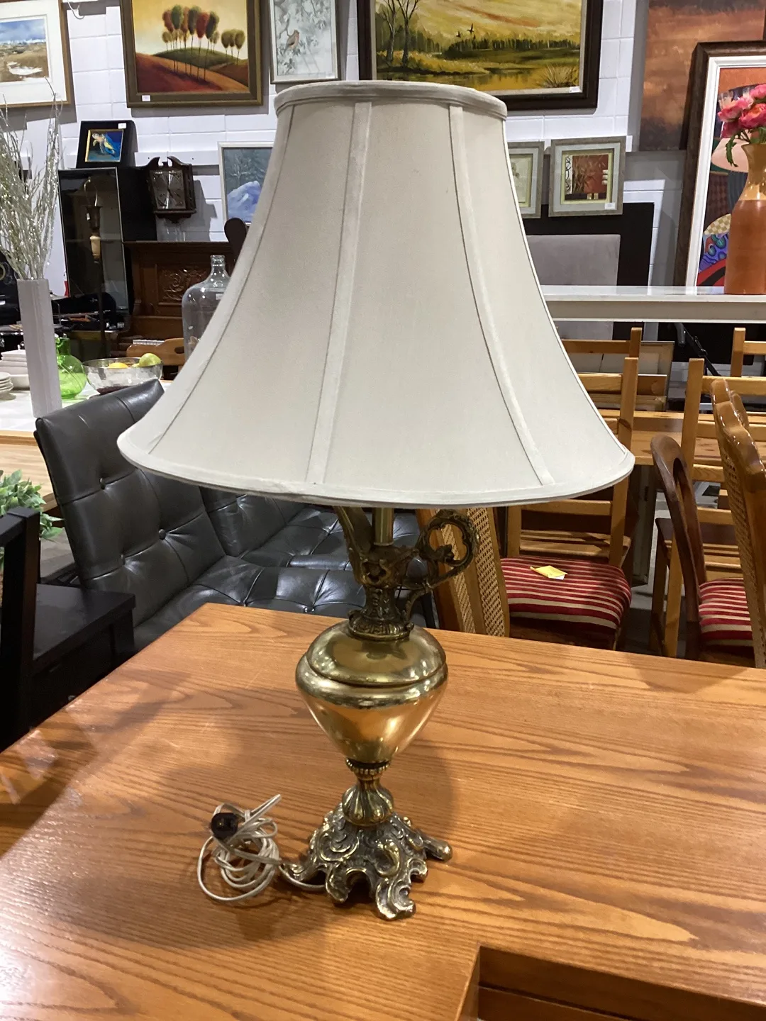 Vintage Brass Table Lamp thumbnail