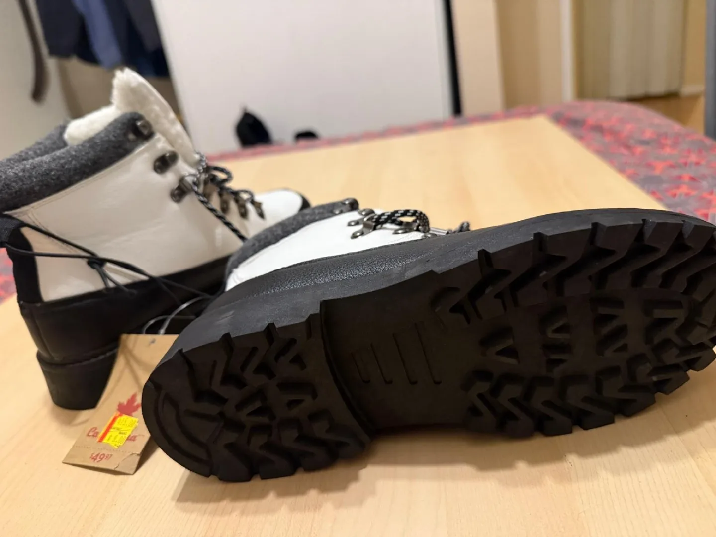 Canadiana Winter Boots - White & Black image indicator(3)