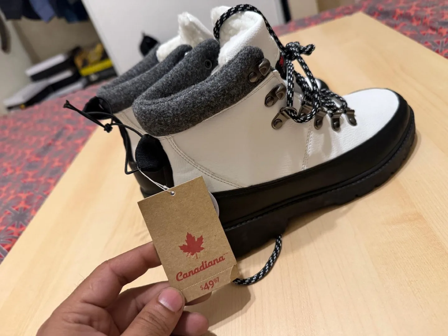 Canadiana Winter Boots - White & Black image indicator(2)