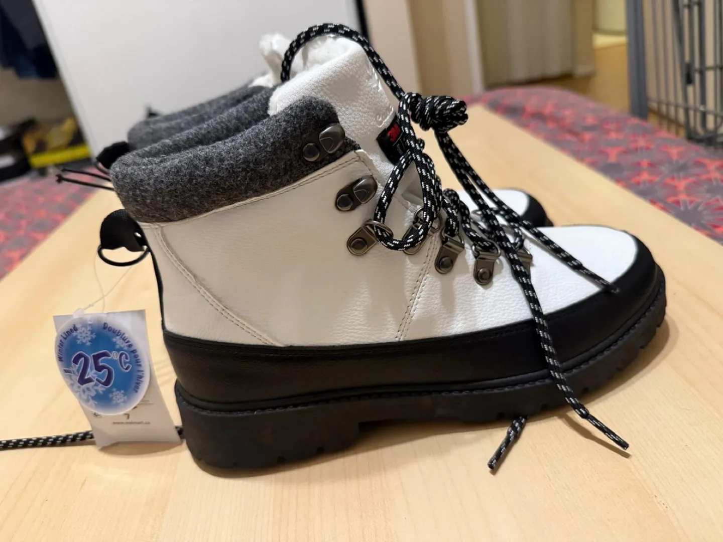 Canadiana Winter Boots - White & Black image indicator(4)