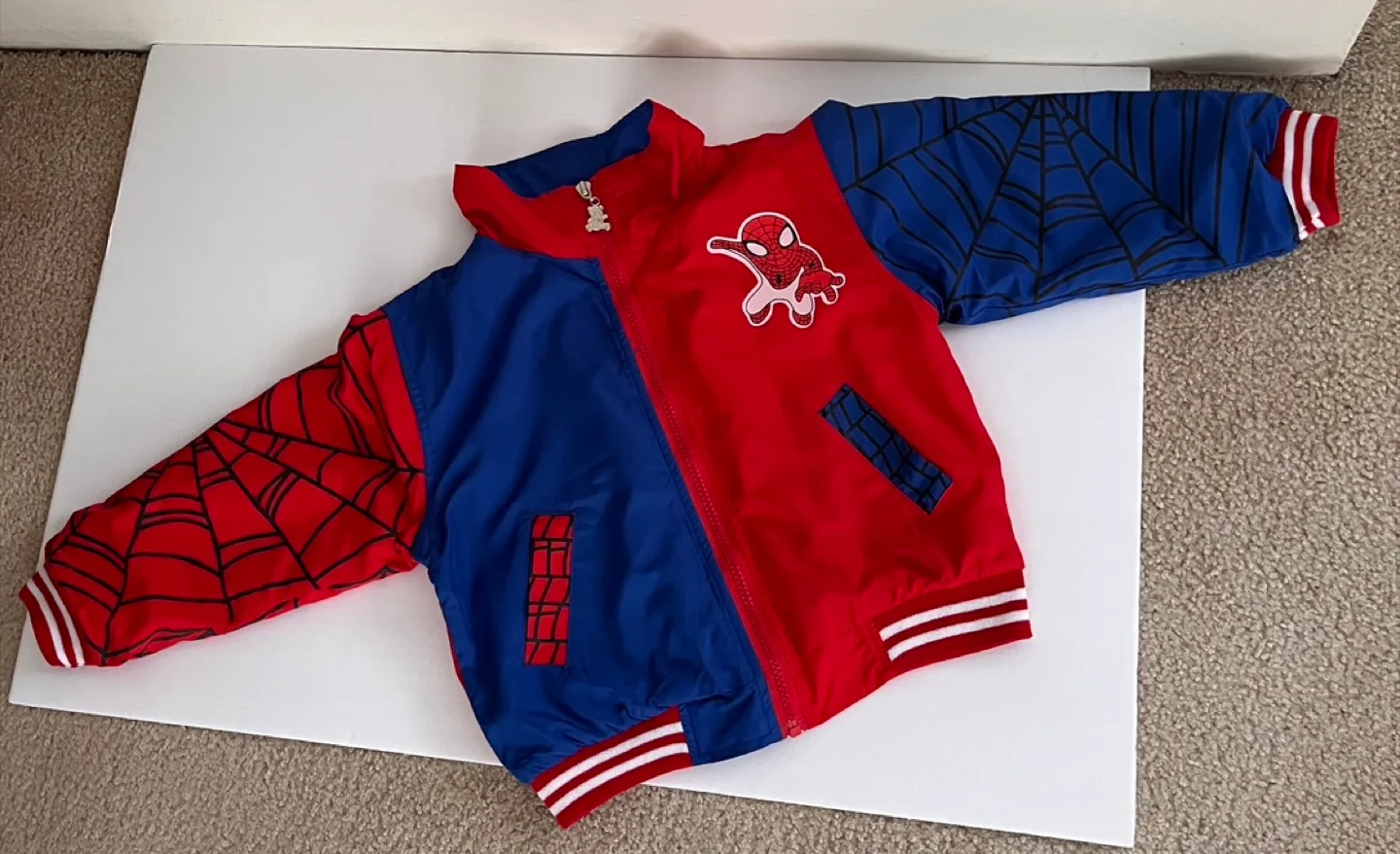 Spiderman Jacket - Size 6 thumbnail