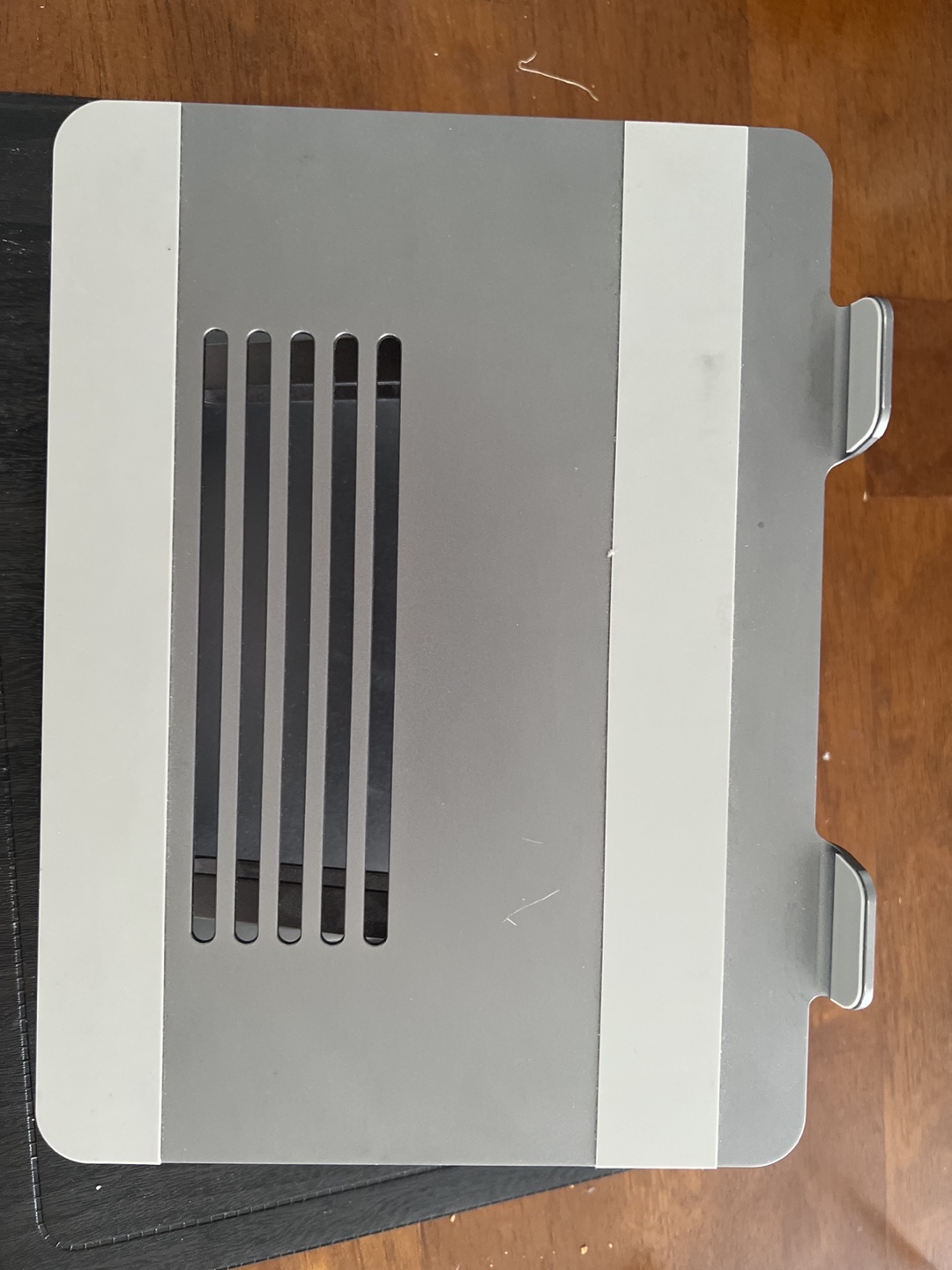 Boyata Laptop Stand - Silver