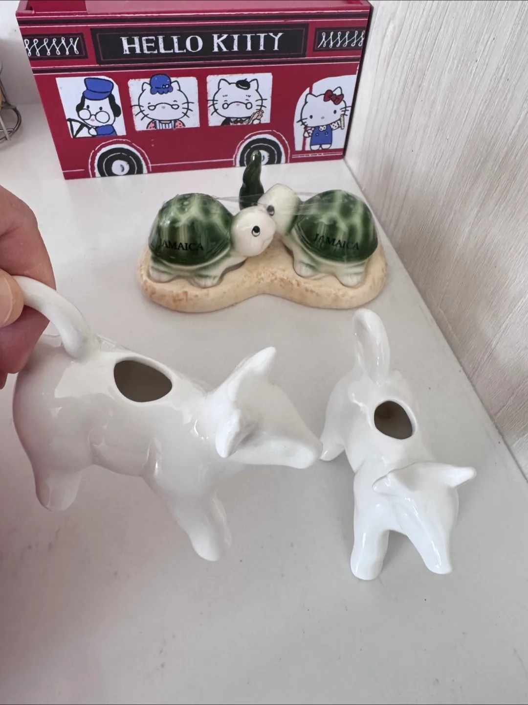 Cute White Ceramic Cow Creamers thumbnail