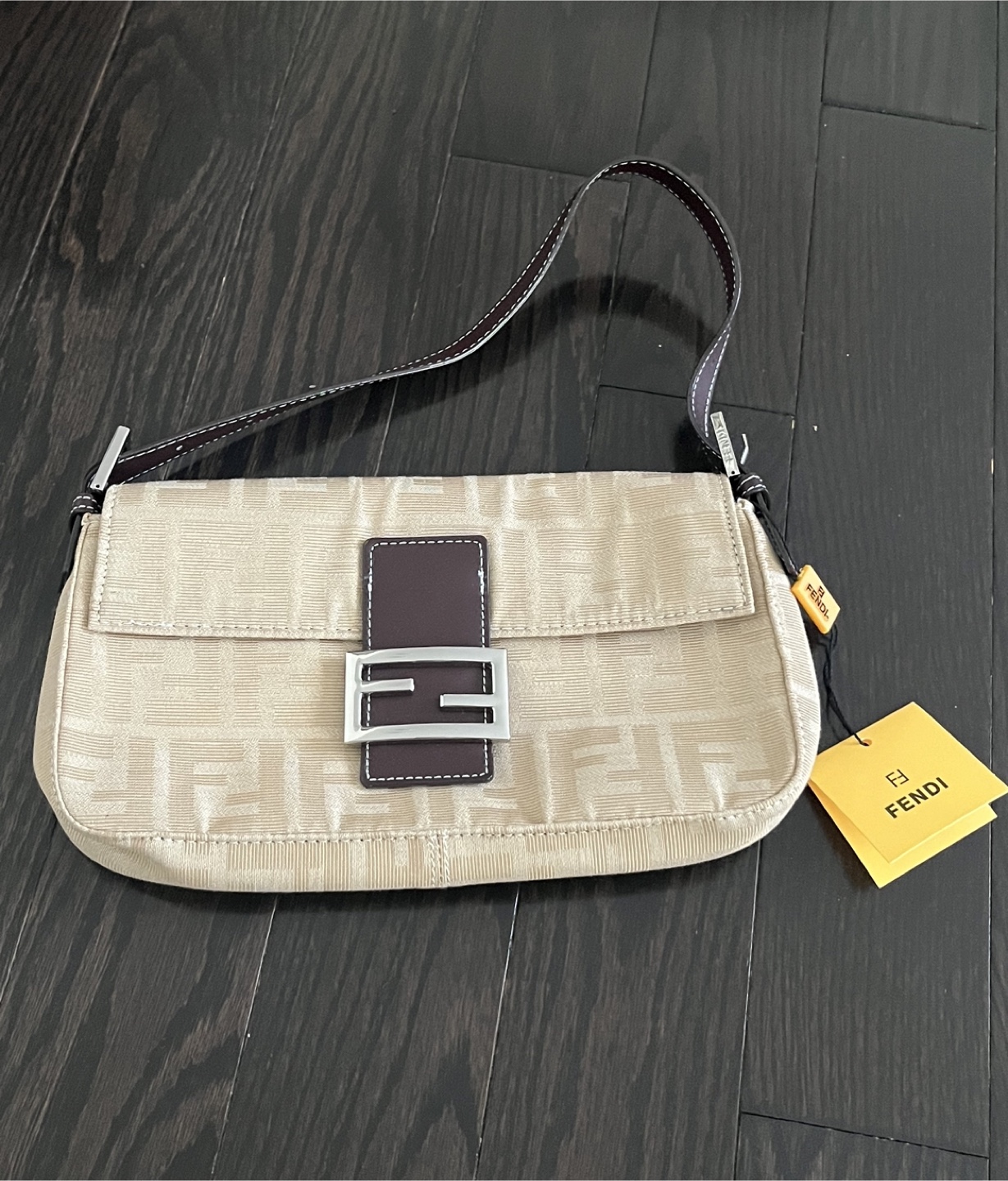 Fendi baguette style Cream shoulder Bag