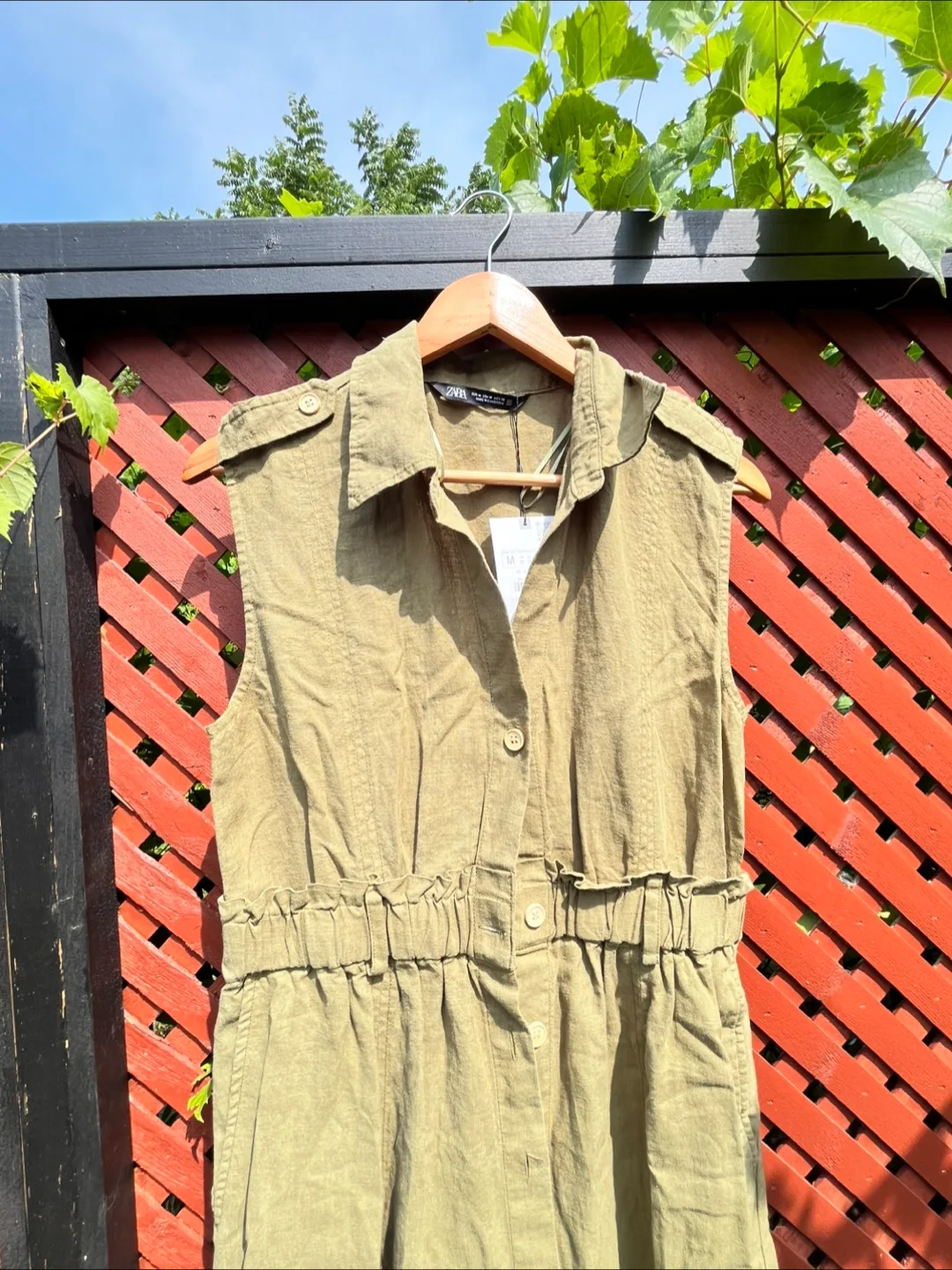 Zara Olive Green Sleeveless Jumpsuit - Size M image indicator(2)