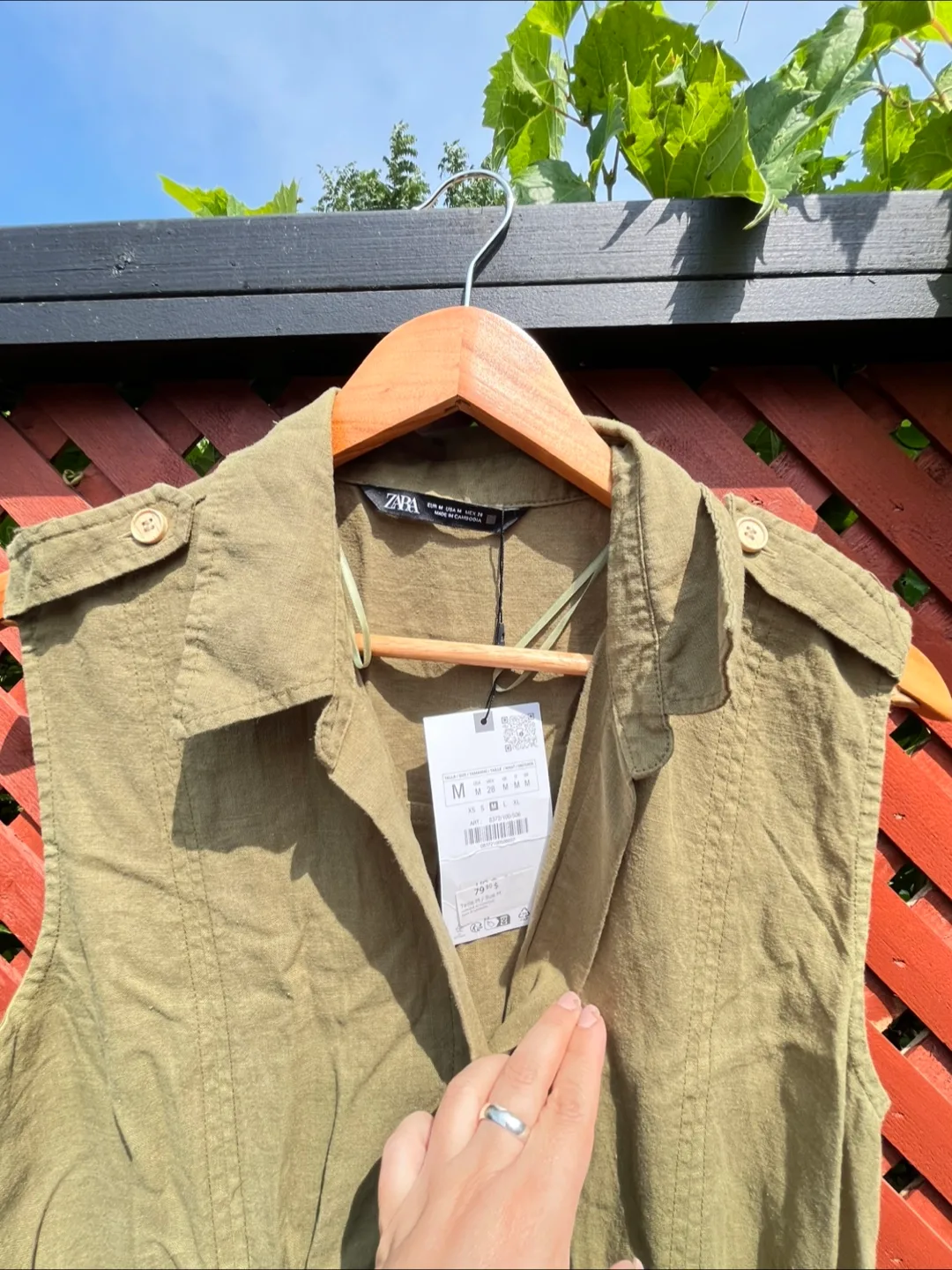 Zara Olive Green Sleeveless Jumpsuit - Size M image indicator(3)