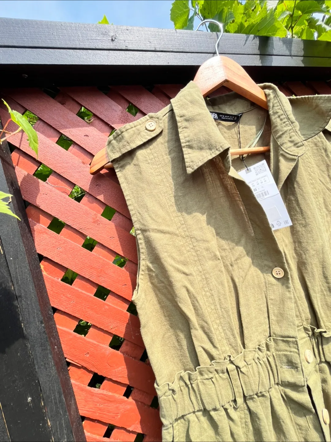 Zara Olive Green Sleeveless Jumpsuit - Size M image indicator(9)