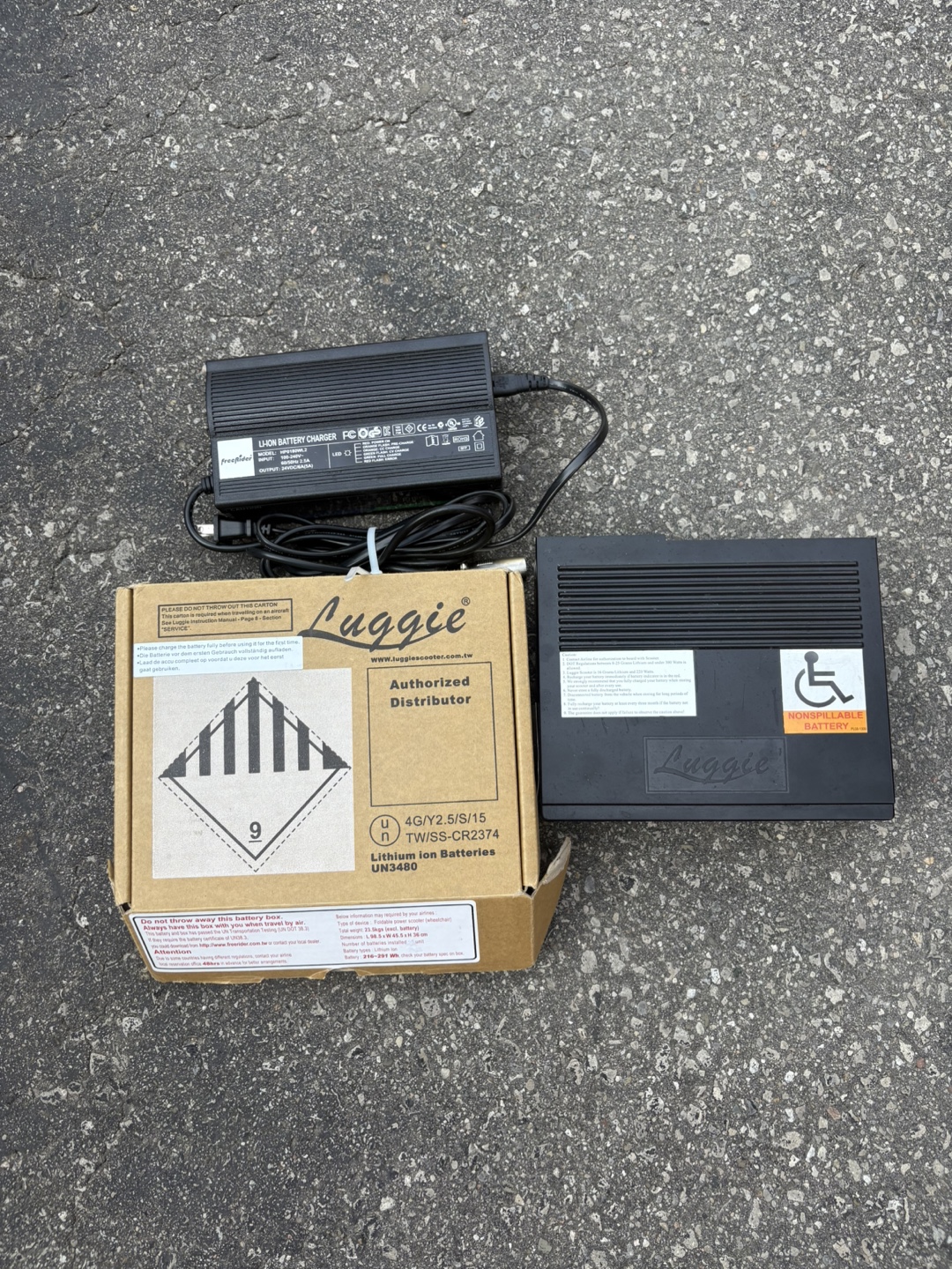 Luggie Mobility Scooter Battery & Charger - photo 2