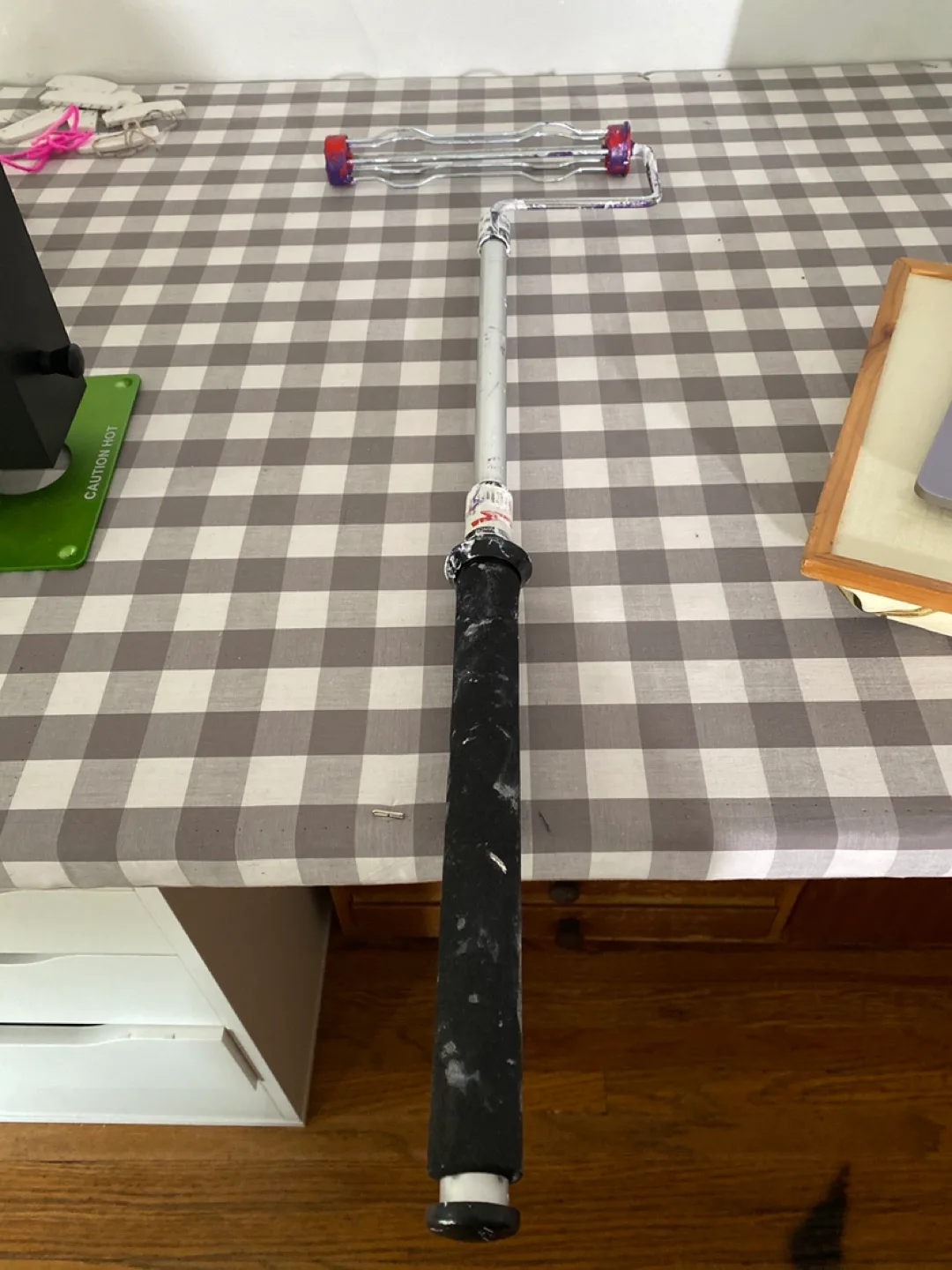 Extendable paint roller thumbnail