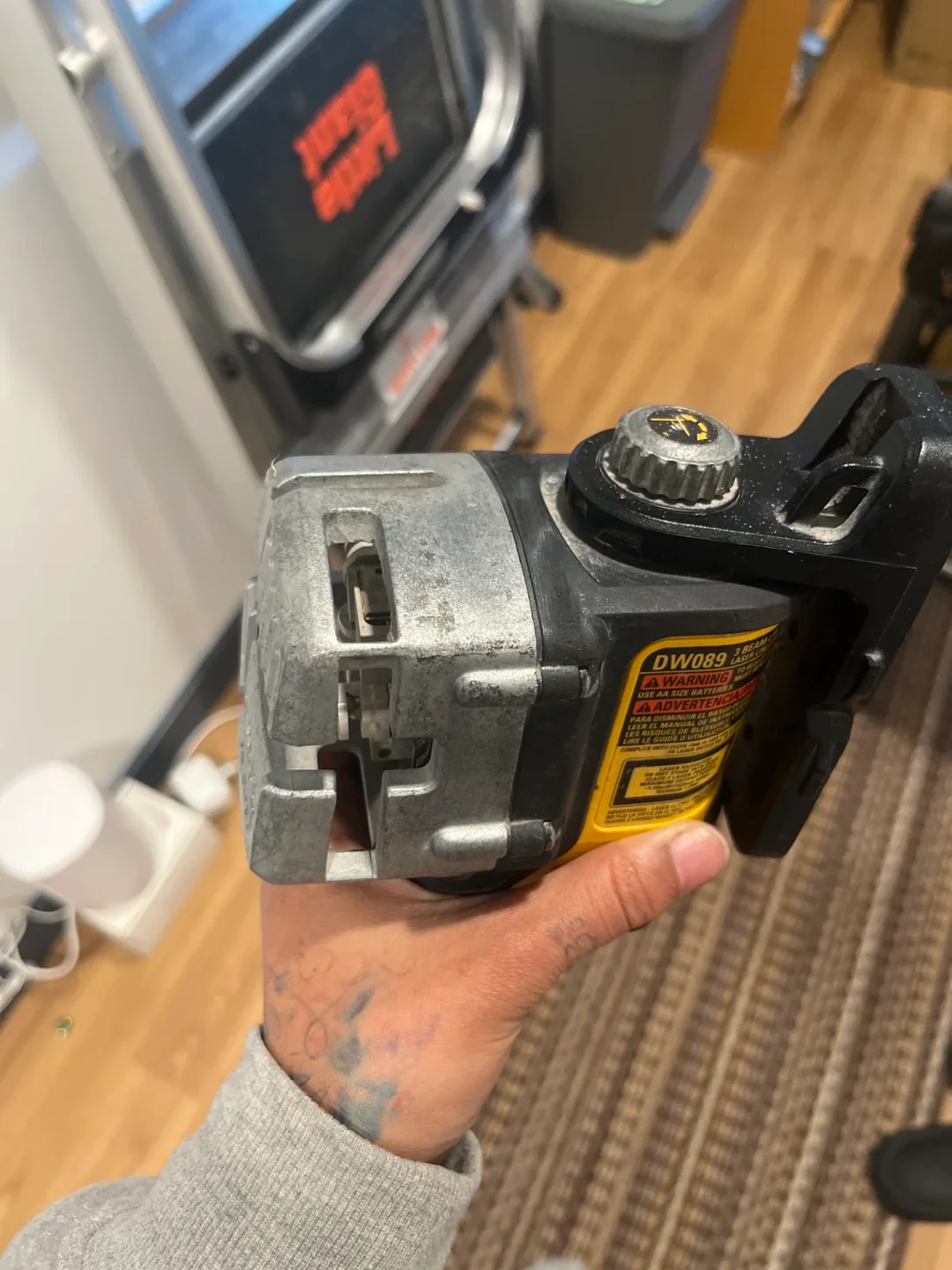 DeWalt DW089 Line Laser image indicator(3)