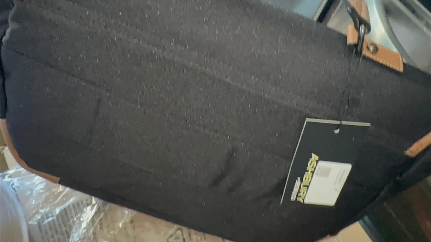 BNWT Ashbury Spector & Co. Messenger Bag - Black/Cognac image indicator(5)