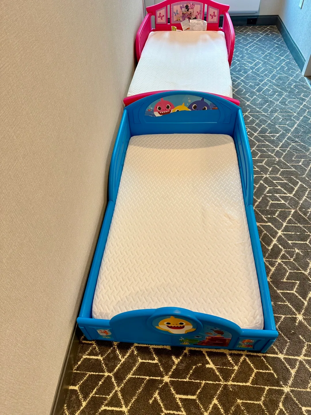 Black Friday! Minnie Mouse Toddler Pink Bed! image indicator(3)