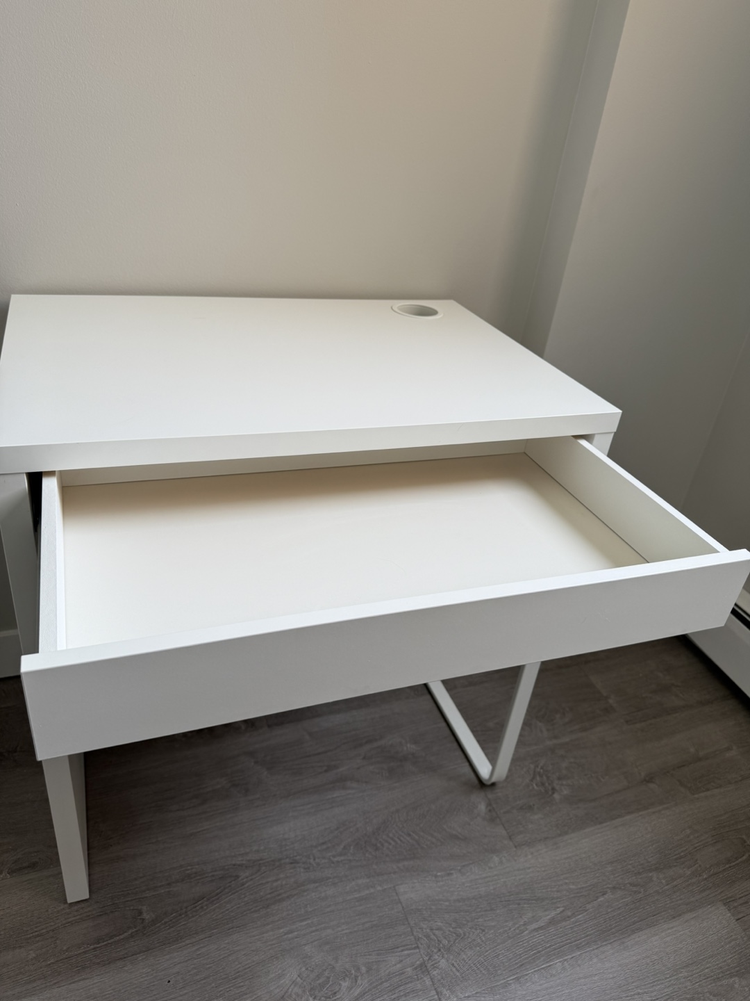 Great IKEA desk - photo 3