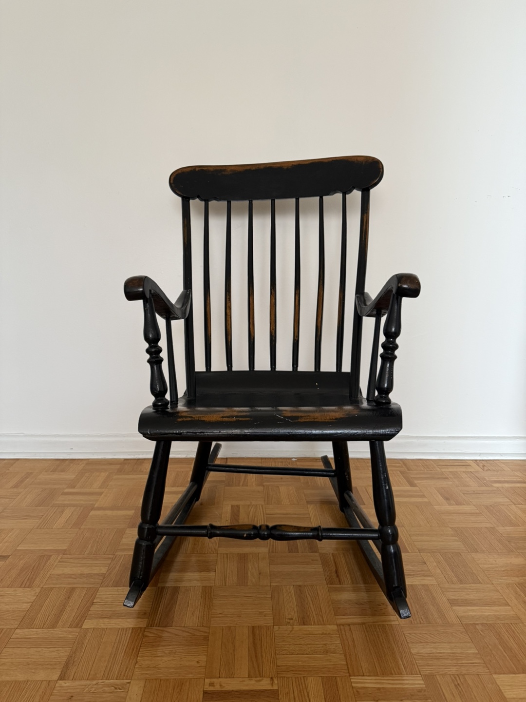 Antique Rocking Chair - photo 3