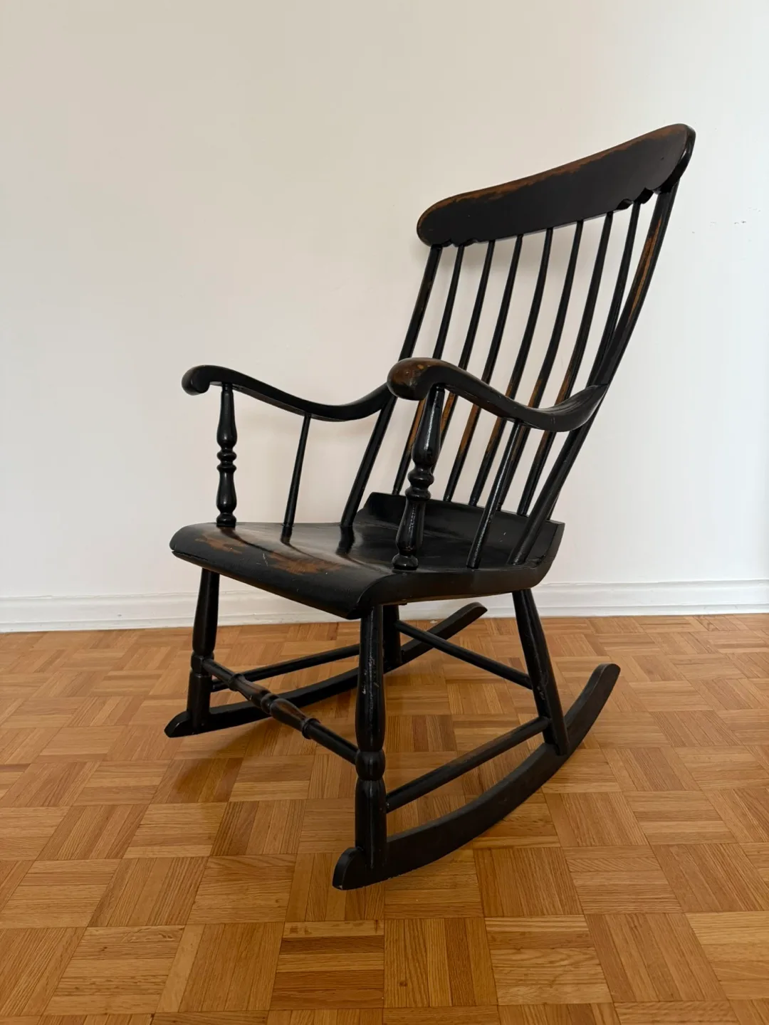 Antique Rocking Chair thumbnail