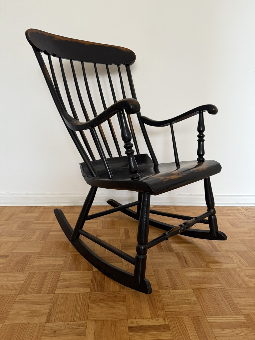 Antique Rocking Chair - photo 2