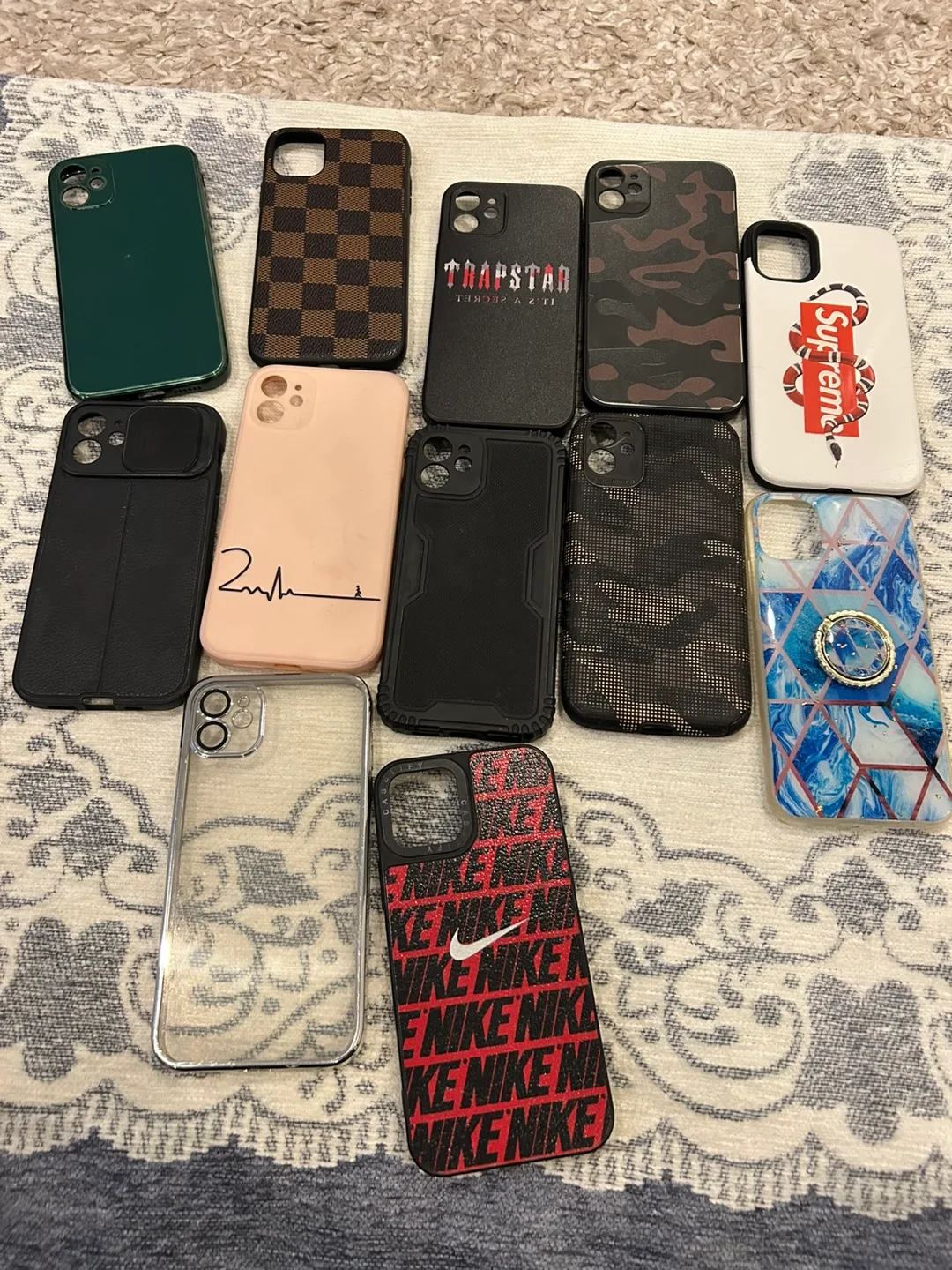 iPhone 11 Cases image indicator(3)