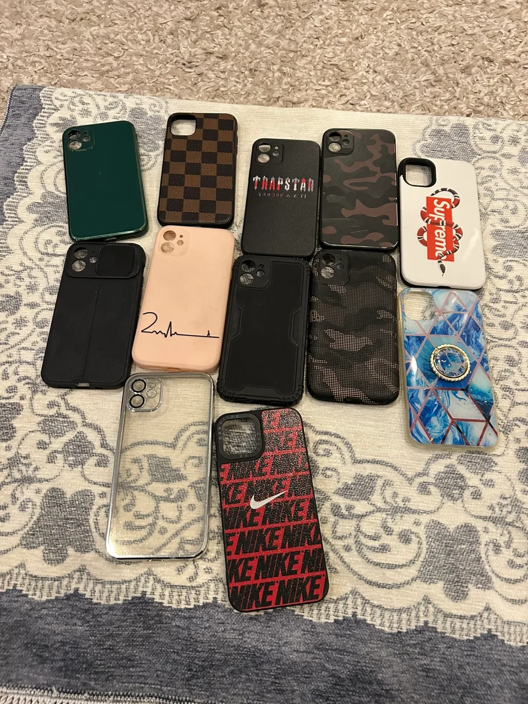 iPhone 11 Cases image indicator(2)