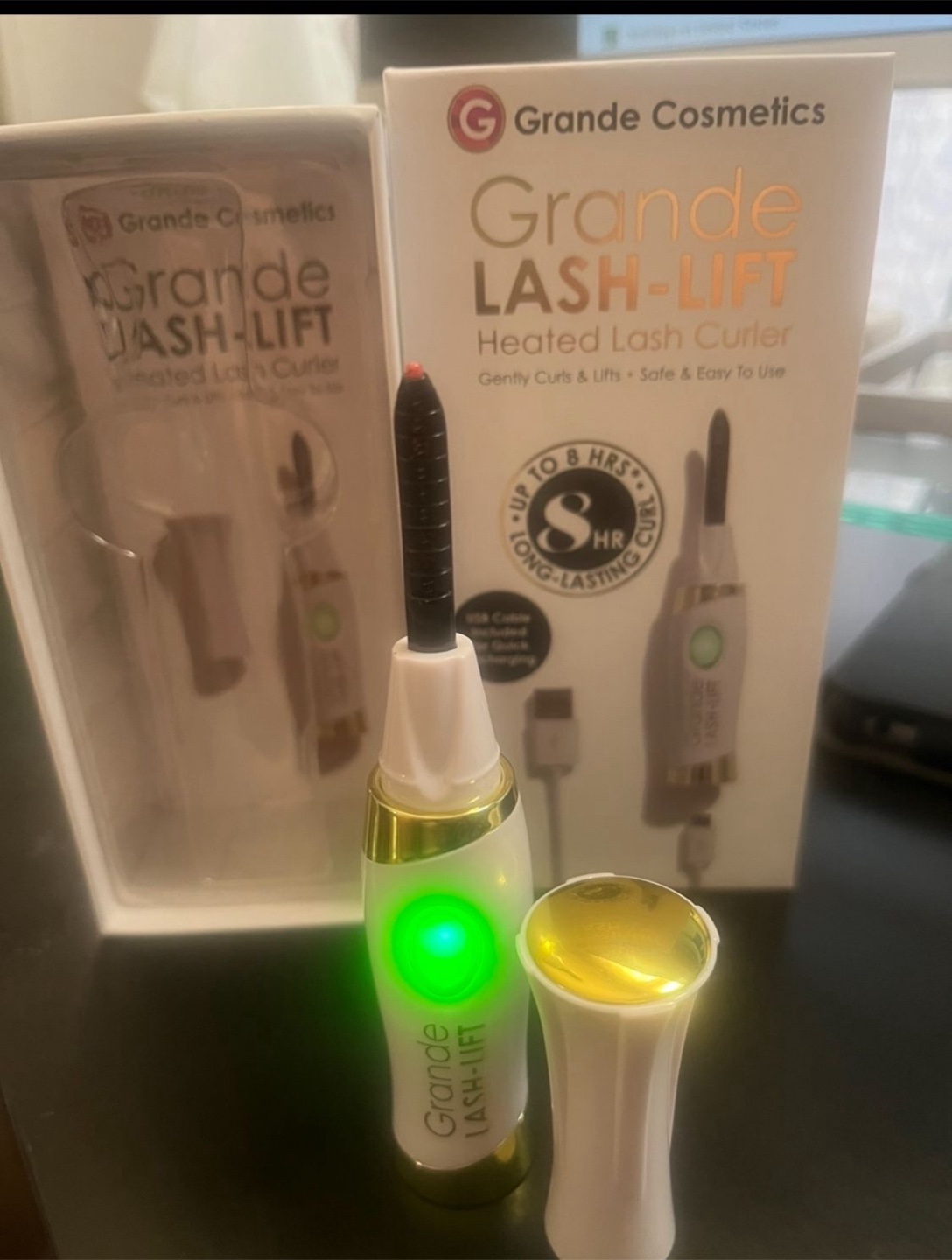 Heated Eyelash Curler - photo 2