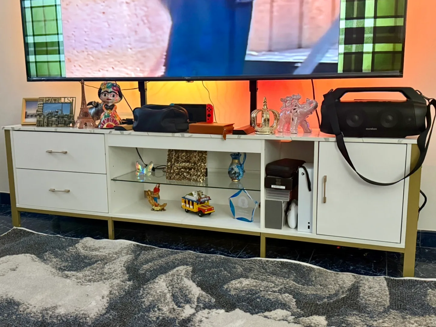 White & Gold TV Stand thumbnail