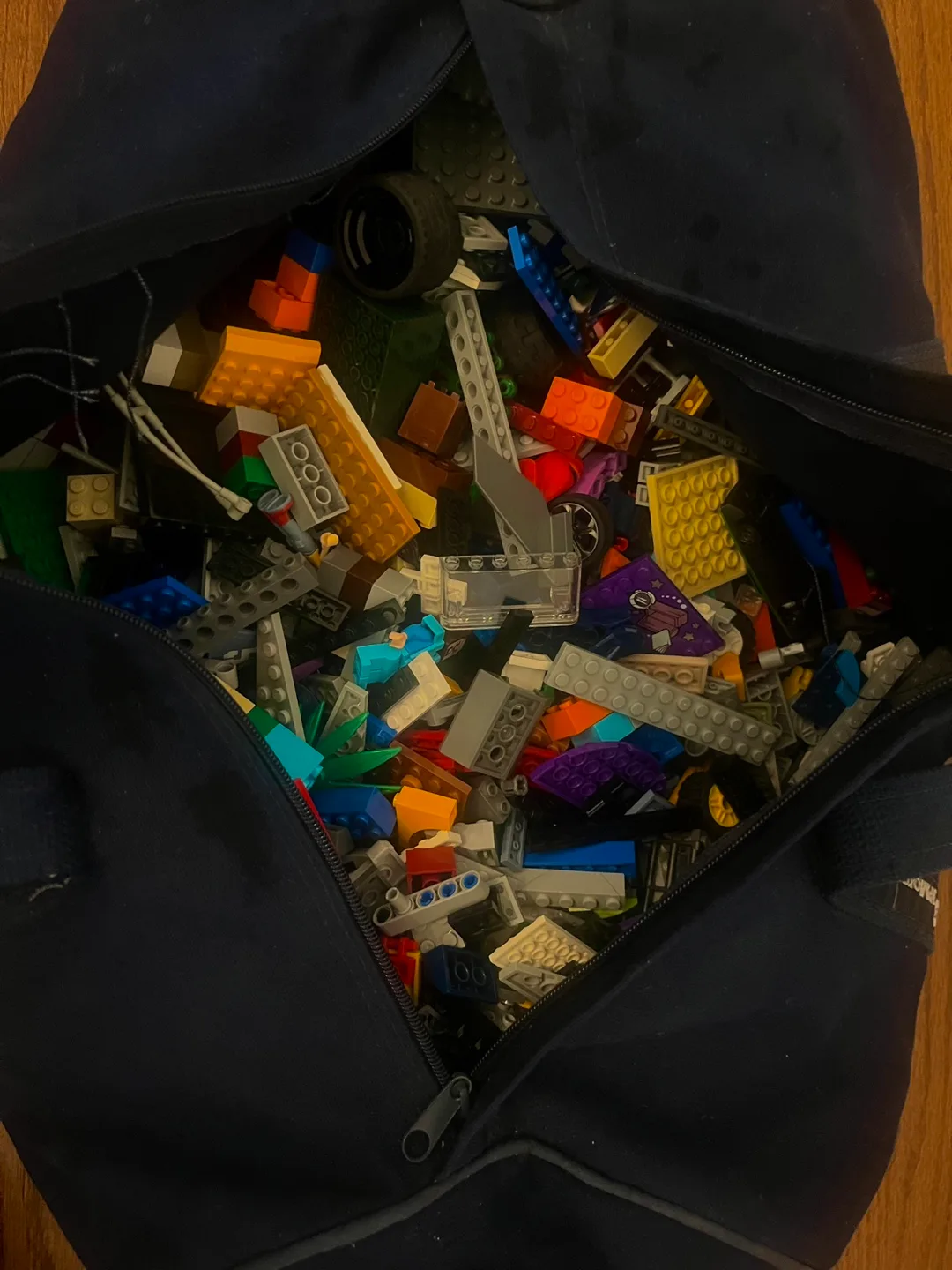 Duffle Bag FILLED with Legos *LAST CALL BEFORE AUG 22* image indicator(4)