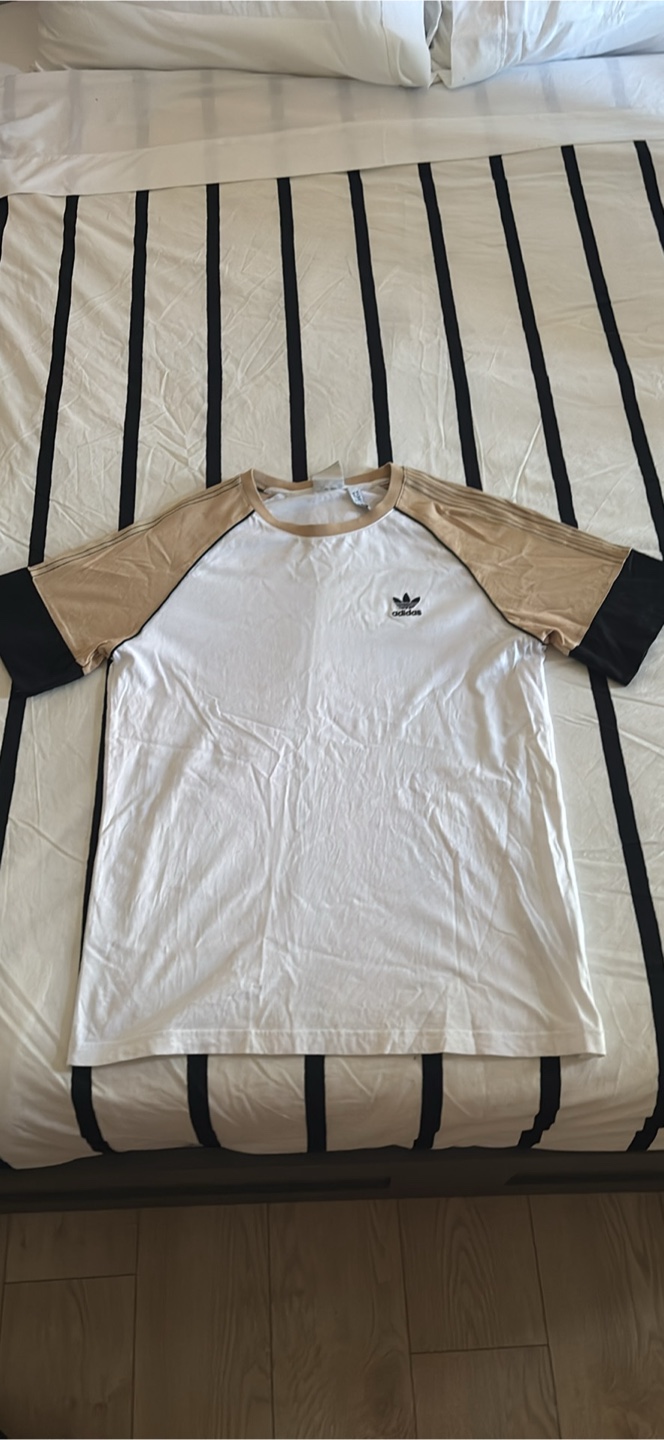 Adidas T-shirt