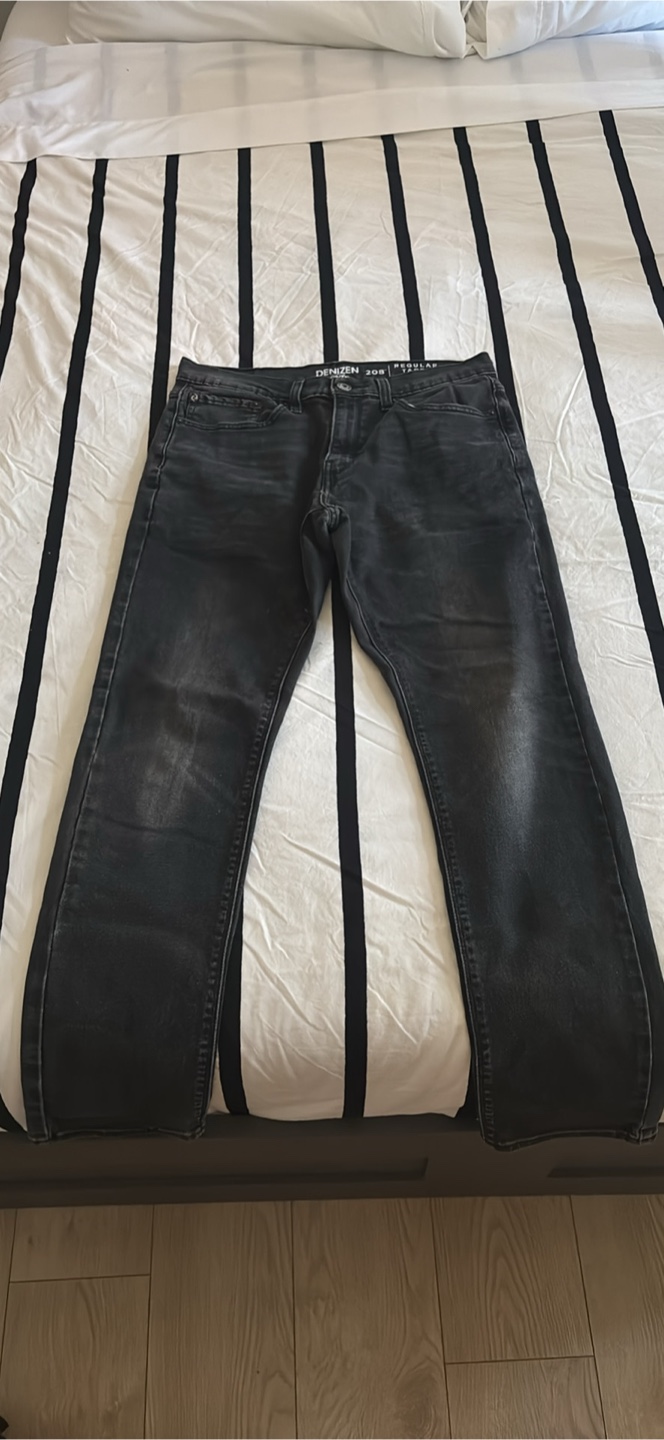 Levi’s Denizen 208 Regular Taper Jeans - Size 32x32