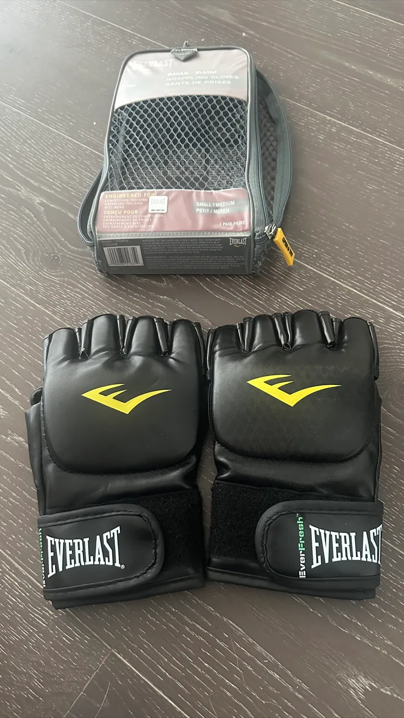 Everlast MMA Grappling Gloves (Small/Medium) thumbnail
