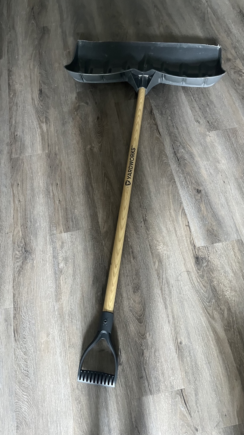 Yardworks Snow Shovel