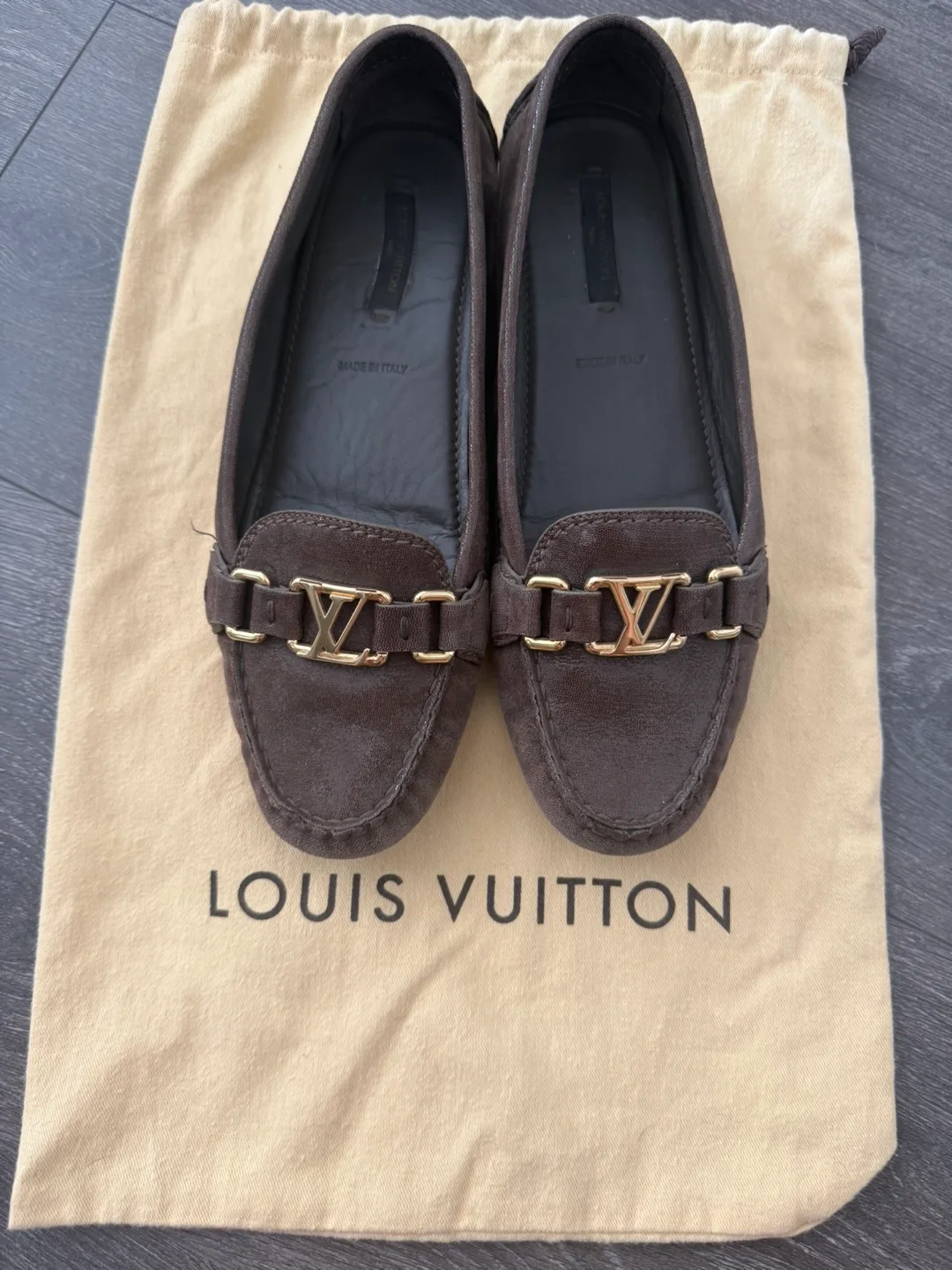 Authentic Louis Vuitton Oxford Loafer suede 39 made in Italy image indicator(2)
