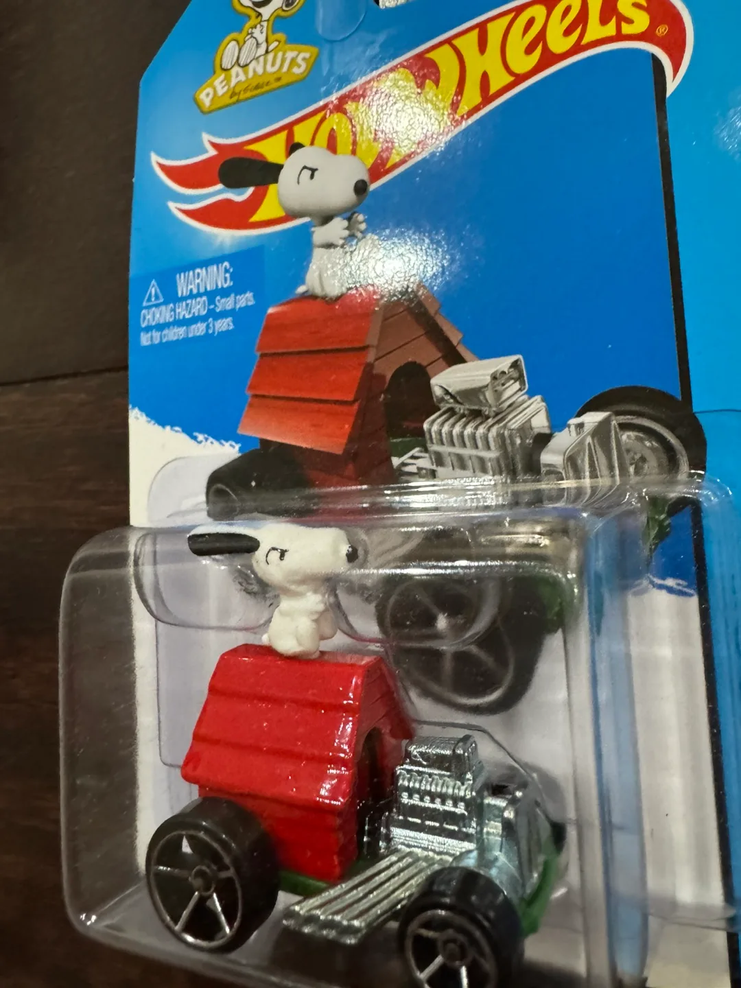 HOT WHEELS SNOOPY HW CITY PEANUTS DIECAST 2013 image indicator(4)