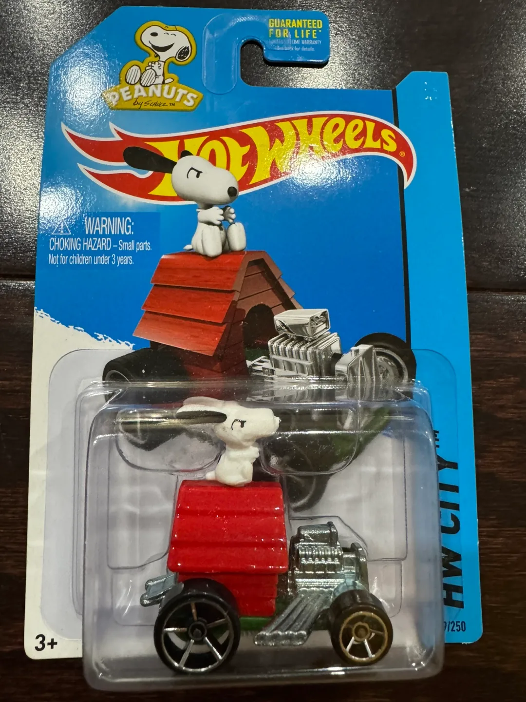 HOT WHEELS SNOOPY HW CITY PEANUTS DIECAST 2013 thumbnail
