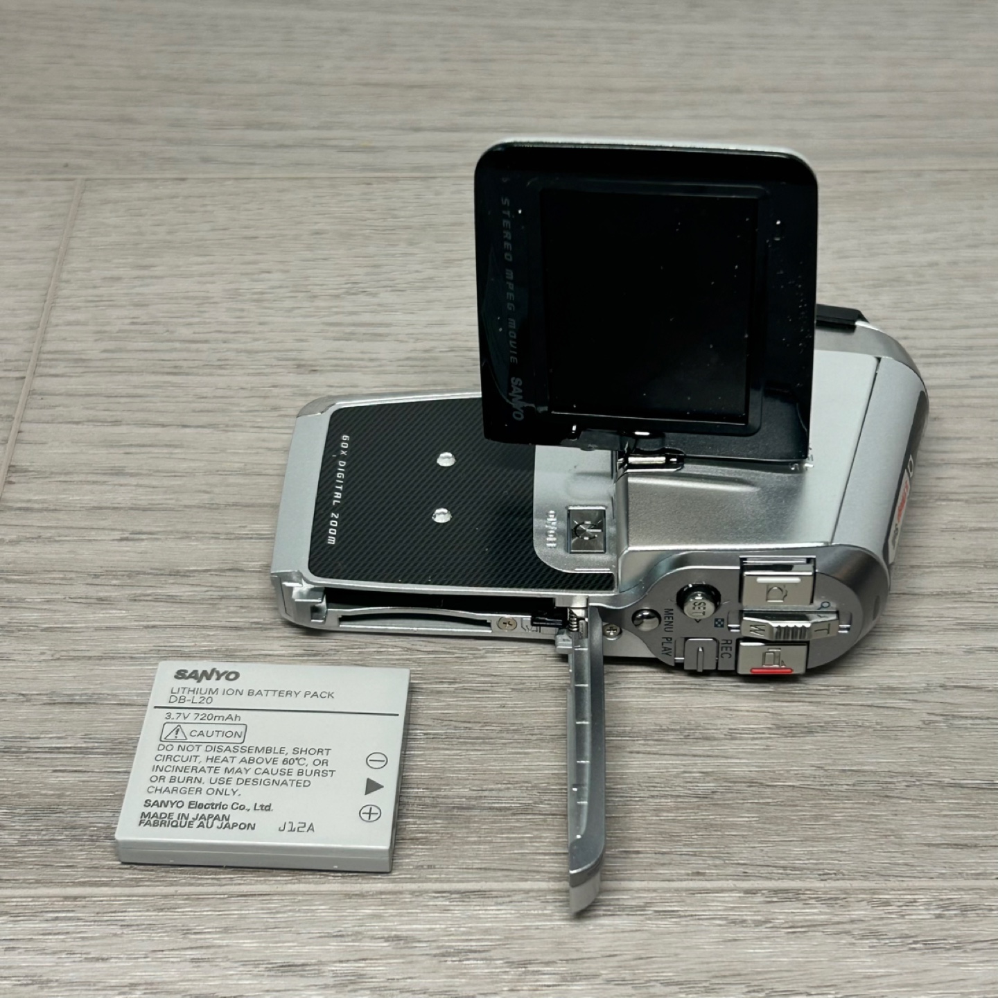 Sanyo Xacti DMX-C5 Digital Camcorder - photo 5
