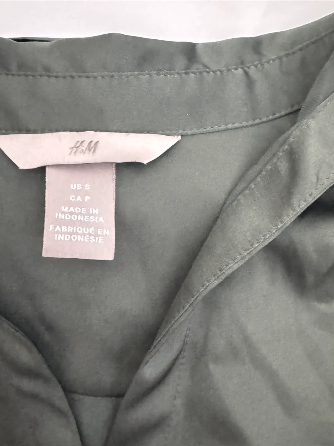 H&M Olive Green Button-Up - Size Small image indicator(5)