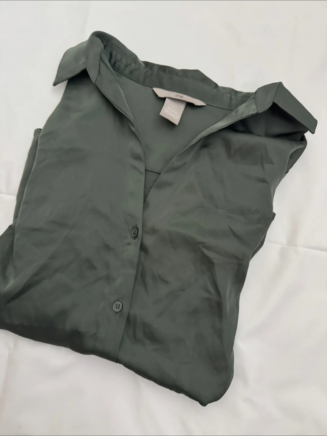 H&M Olive Green Button-Up - Size Small image indicator(4)