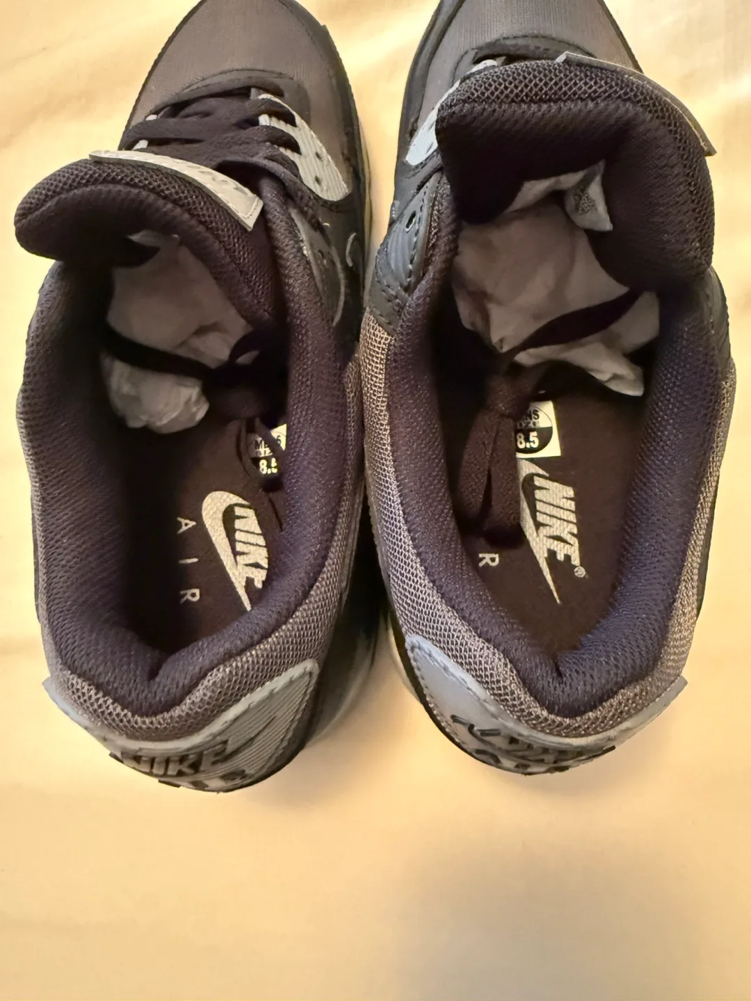 Nike Air Max 90, Size 8.5, Black image indicator(2)