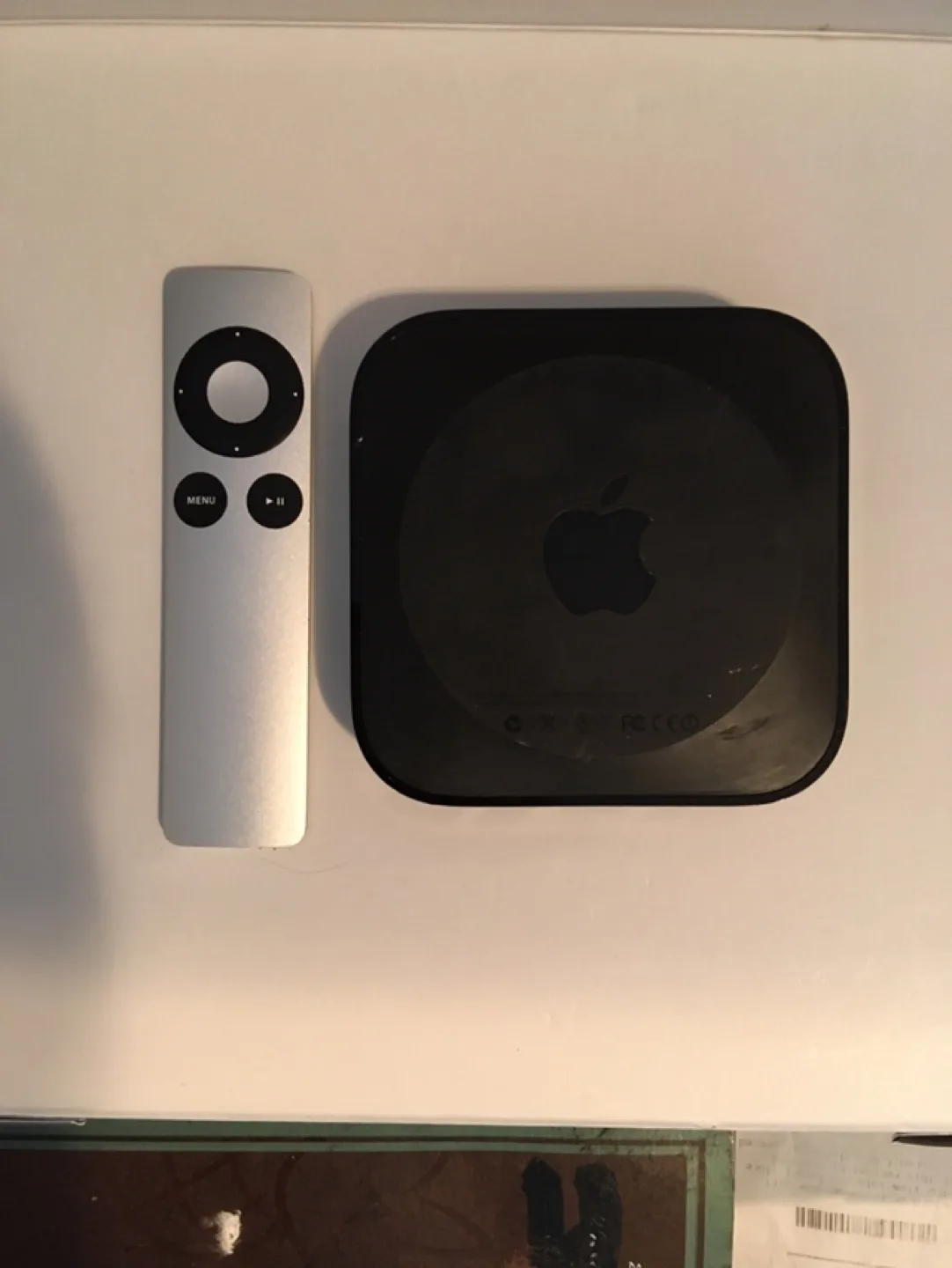 Apple TV with Remote image indicator(2)