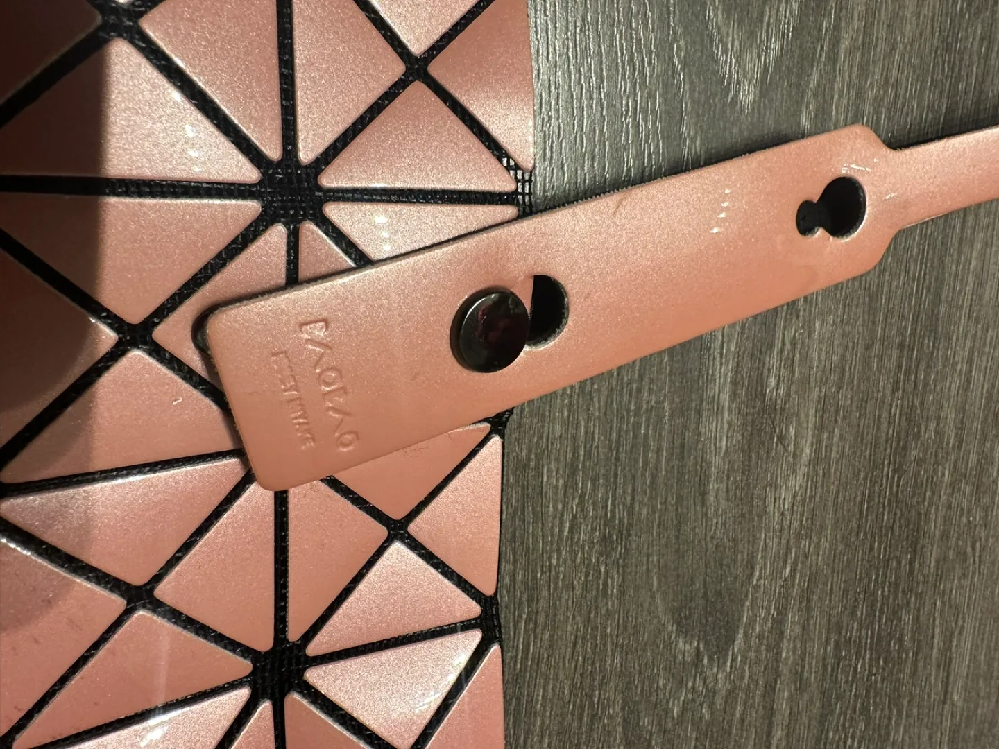 BAO BAO Issey Miyake geometric tote bag tea rose colour image indicator(2)