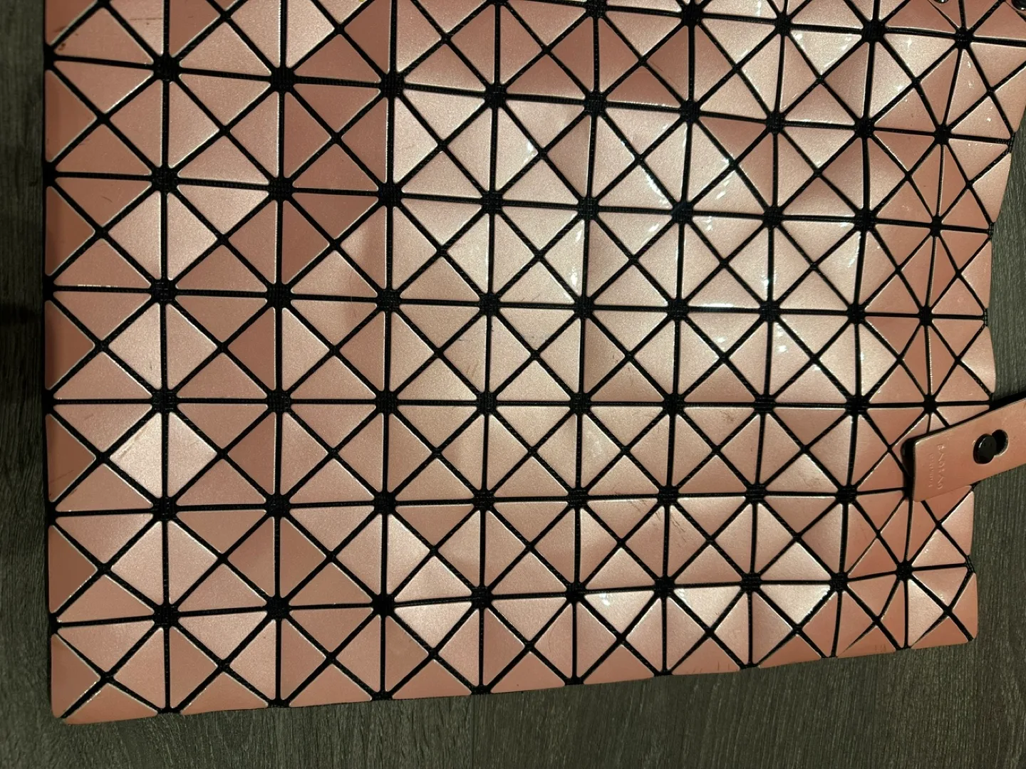 BAO BAO Issey Miyake geometric tote bag tea rose colour image indicator(3)