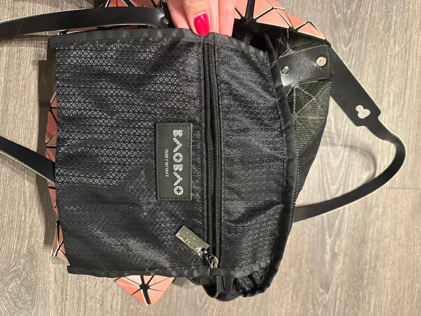 BAO BAO Issey Miyake geometric tote bag tea rose colour image indicator(8)