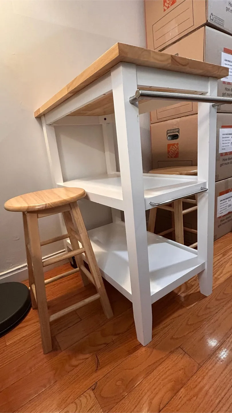 Kitchen Island with 2 Stools image indicator(2)