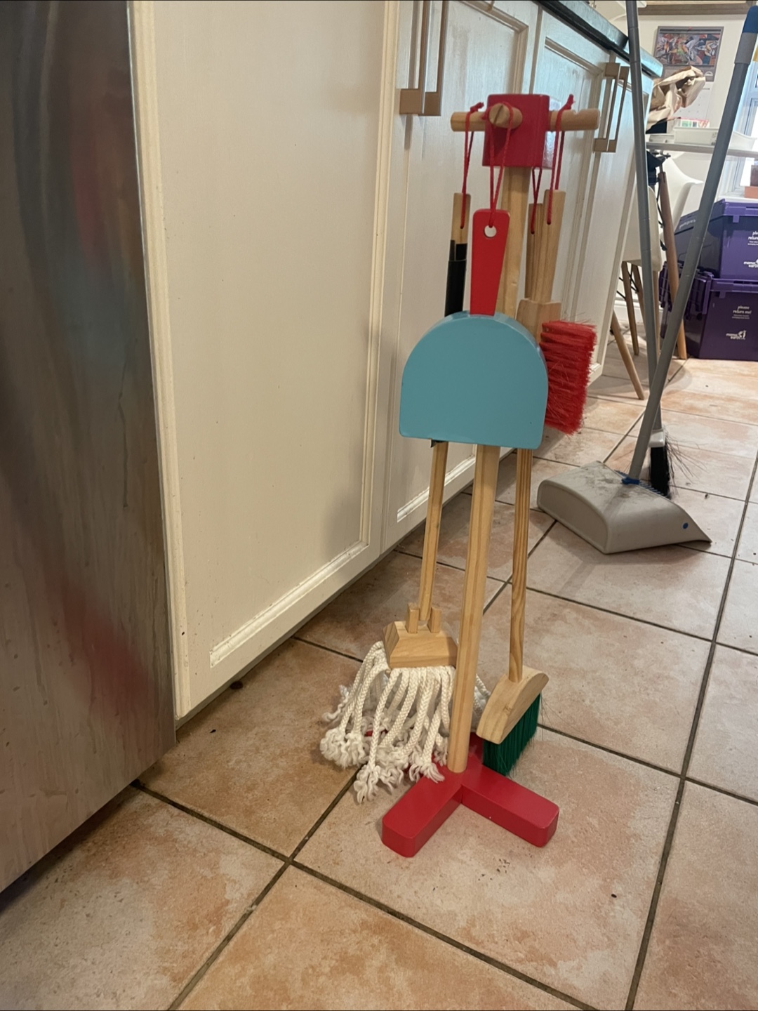 Early Learning Centre- Toys R Us Wooden Cleaning Set