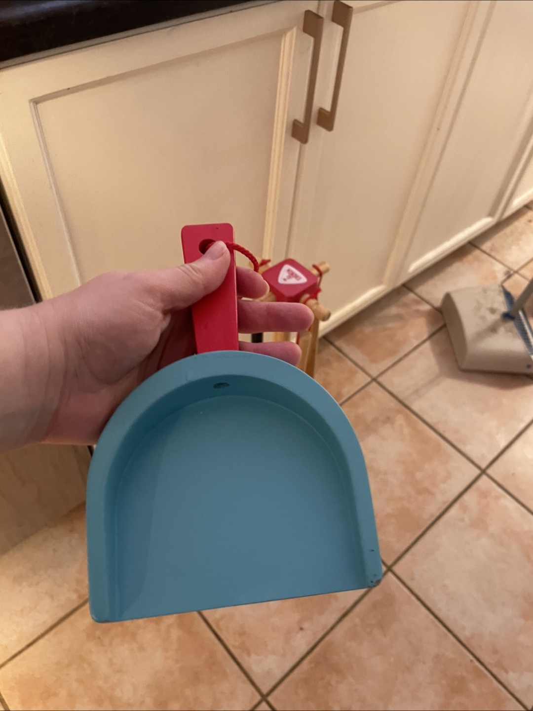 Early Learning Centre- Toys R Us Wooden Cleaning Set - photo 3