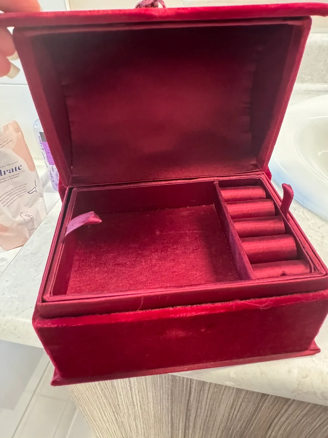 Red Velvet Jewelry Box image indicator(2)
