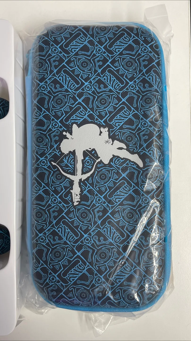 New Zelda Sheikah Glow Wired Controller + Travel Case 🧡 image indicator(4)