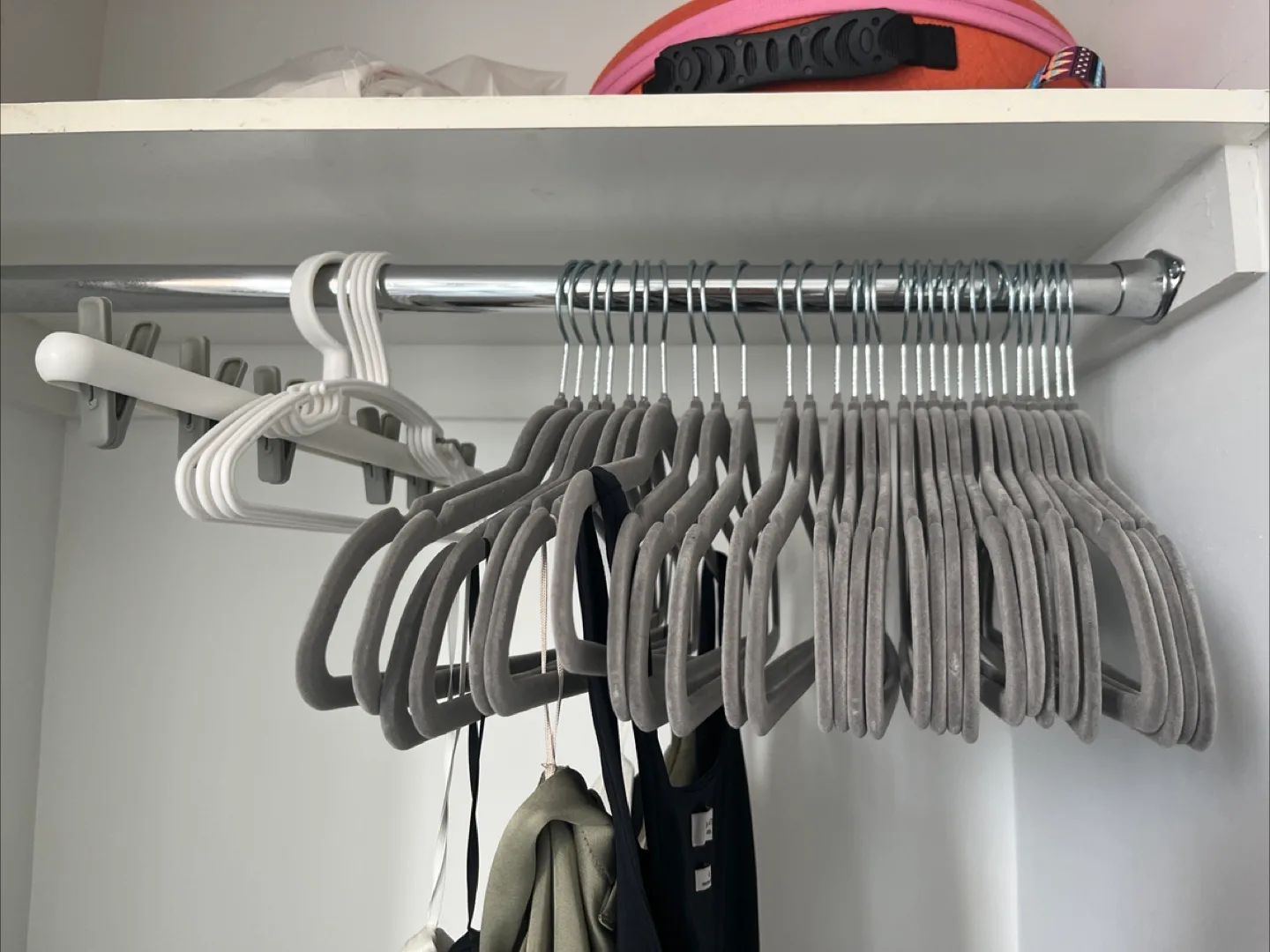 Hangers 42 pieces （37+4+1） thumbnail